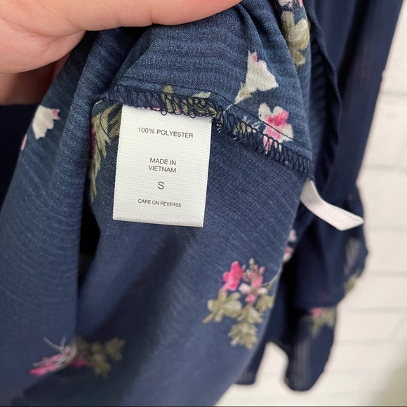 NEW YORK & COMPANY Soho Jeans Navy Blue Flowered Bell Sleeve Top - Picture 10 of 10